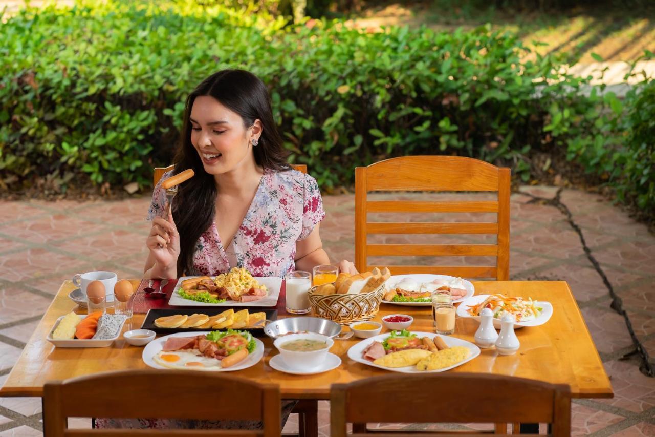 Le Charme Sukhothai Historical Park Ngoại thất bức ảnh